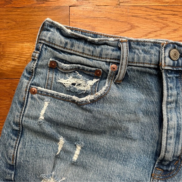 Abercrombie ‘The Mom Short’ High Rise Jean Shorts - Picture 3 of 10